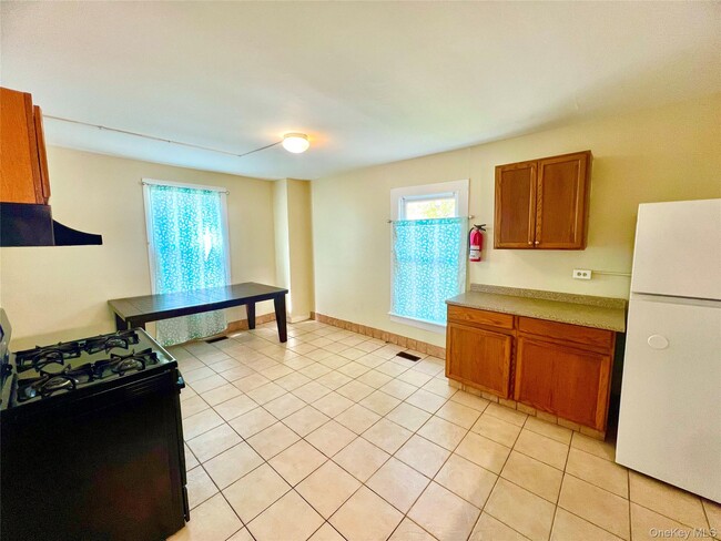 Foto del edificio - 30 Knapp Ave