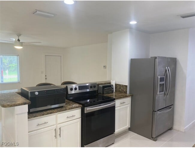 Foto del edificio - 5237 Warren St