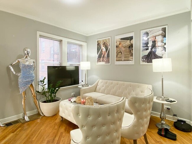 Building Photo - 1708 W Wallen Ave