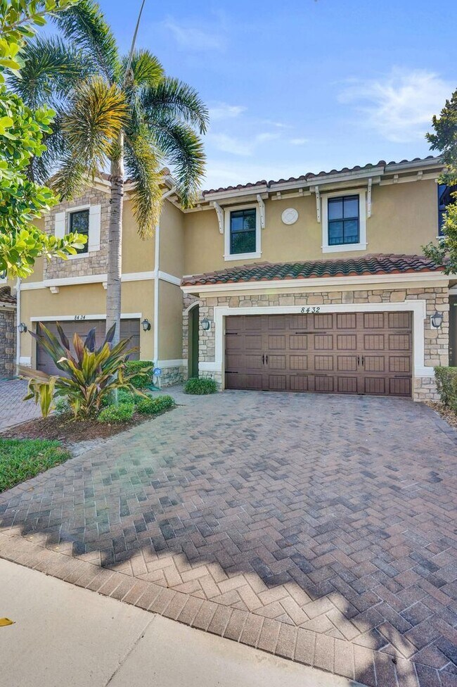 Foto del edificio - Gorgeous Townhome in Parkland