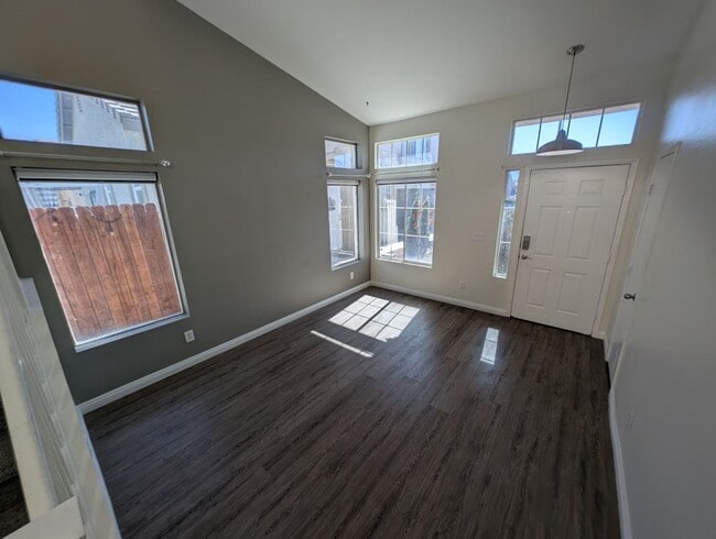 Building Photo - 4622 English Lavender Ave