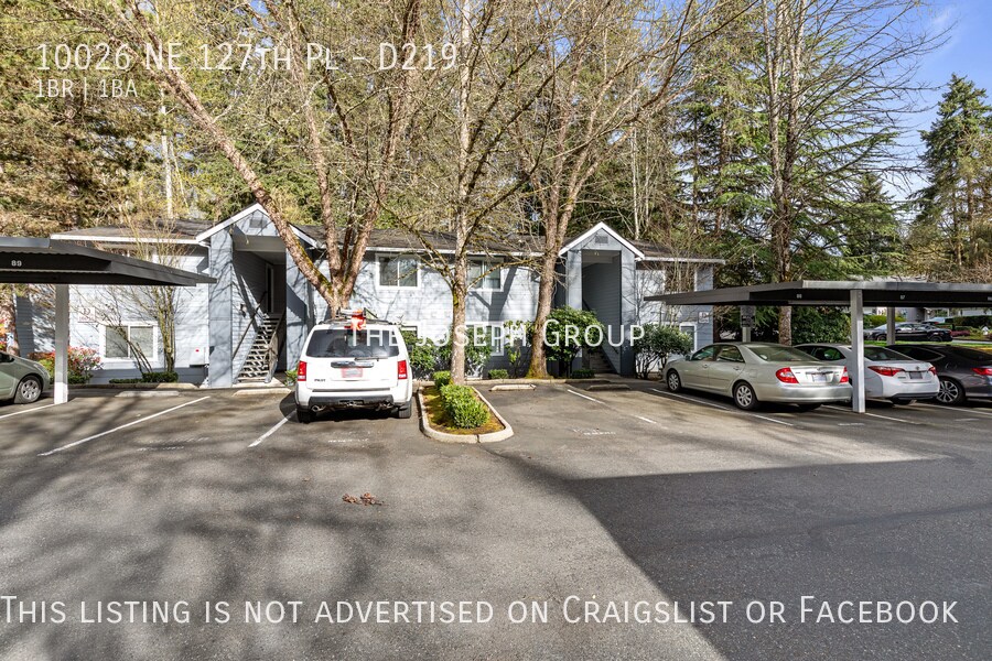 Primary Photo - Top Floor 1BD/1BA Condo in Tranquil Kirkla...