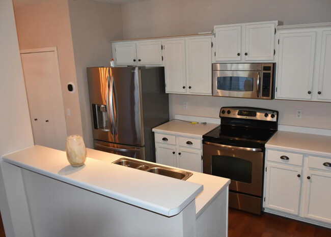 Building Photo - 17860 Cobblestone Way