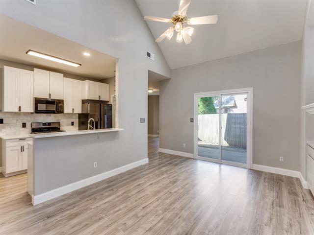 Foto del edificio - 4125-4121 One Pl Ln