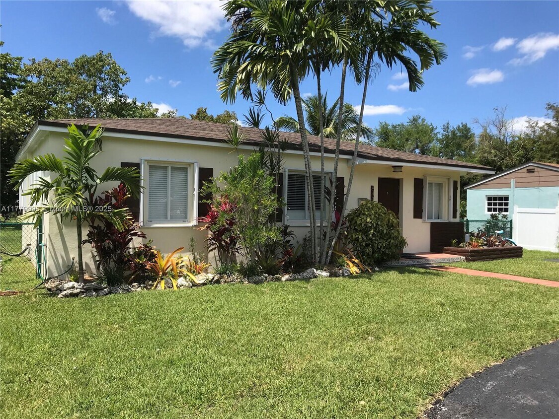 Foto principal - 6510 SW 63rd Ct