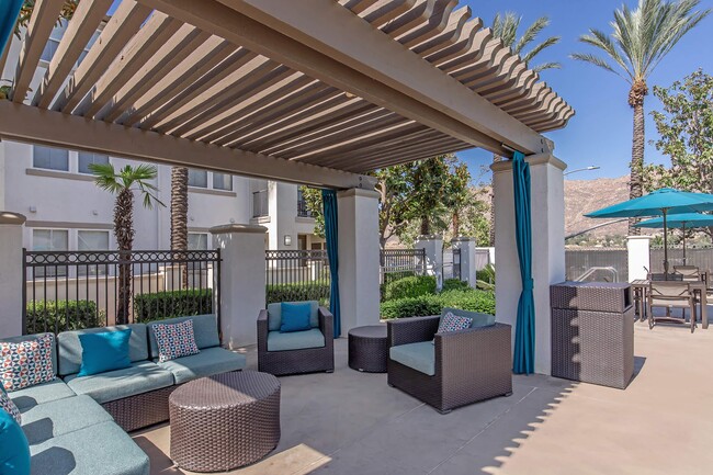 Building Photo - Vista Imperio Apartments