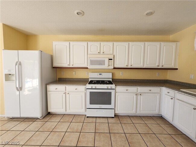 Foto del edificio - 8717 W Majestic Pine Ave