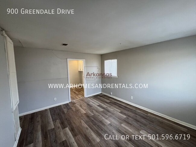 Foto del edificio - 900 Greendale Dr