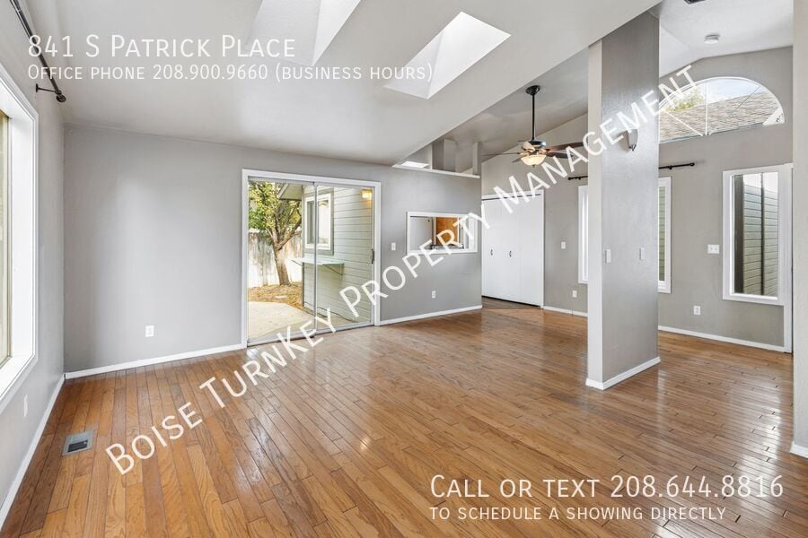 Foto principal - Cute 3/2--Awesome Location/ freeway access...