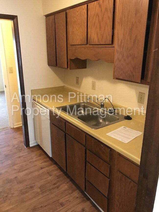 Building Photo - town home style condo