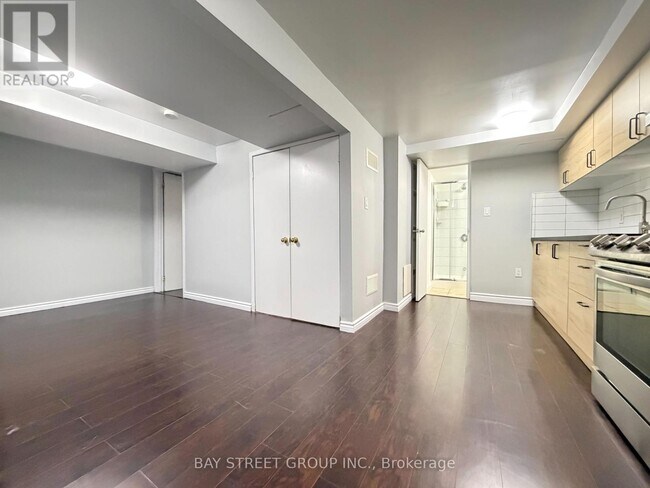 Photo du bâtiment - 759 Eaglemount Crescent