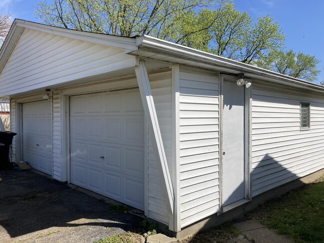 Building Photo - 301 Wagner St