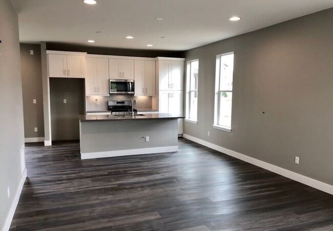 Building Photo - 12185 Claude Ct