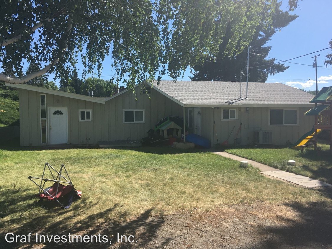Primary Photo - 3 br, 2 bath House - 1690 Reservoir Loop