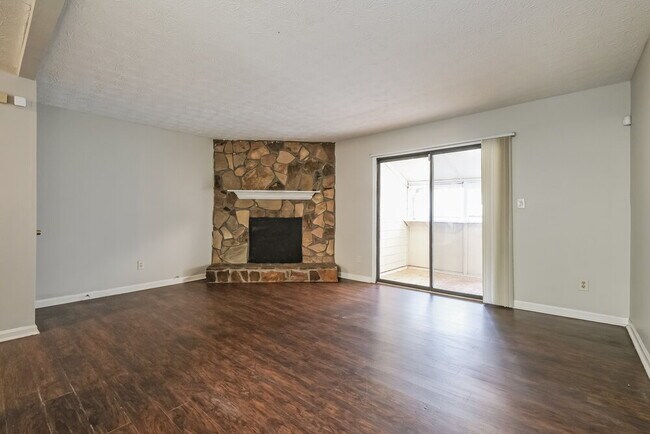 Foto del edificio - 946 Ohara Dr