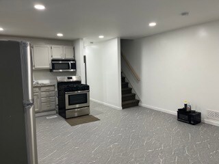 Foto del edificio - 608 W 6th St