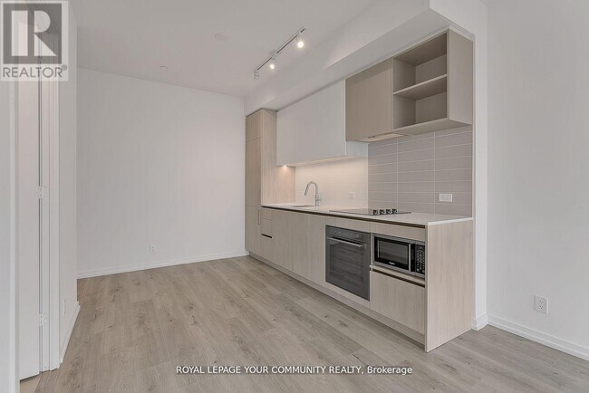 Photo du bâtiment - 1000-1000 Portage Pkwy