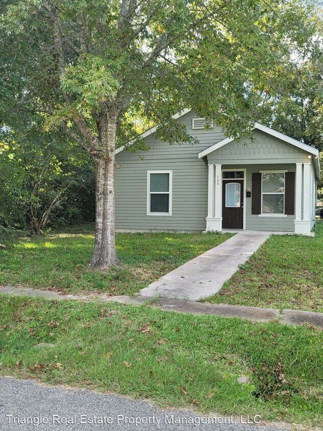 3 br, 2 bath House 500 S 11th House Rental in Silsbee, TX