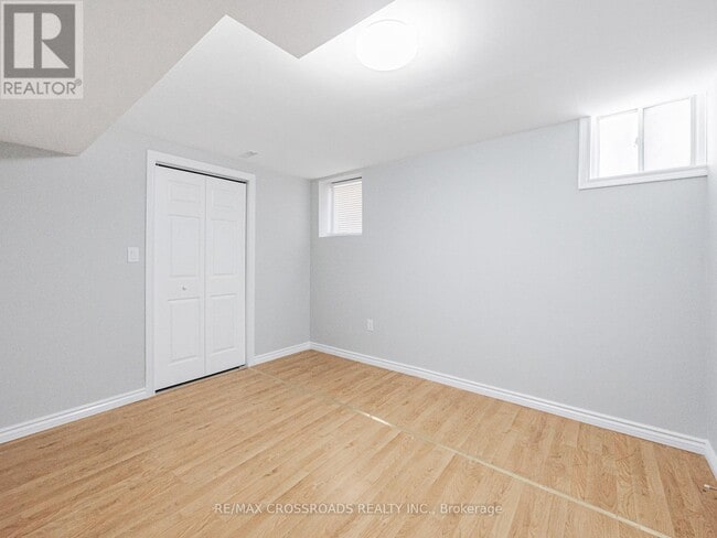 Building Photo - 20 Wood Thrush Ave