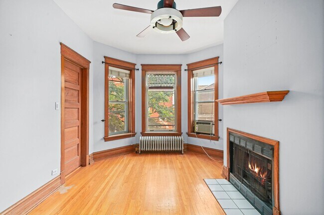 Foto del edificio - 1441 W Waveland Ave
