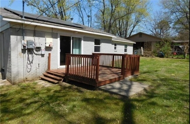 Building Photo - 37 Centerwood St