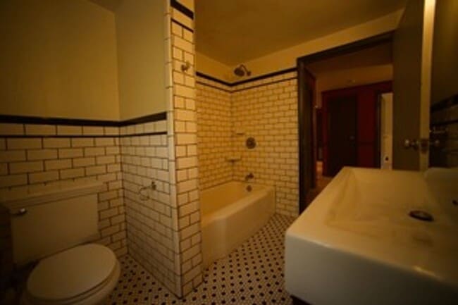 Foto del edificio - Beautiful 4 BD/2 BA Home !