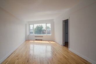 Building Photo - 10 Rosemount