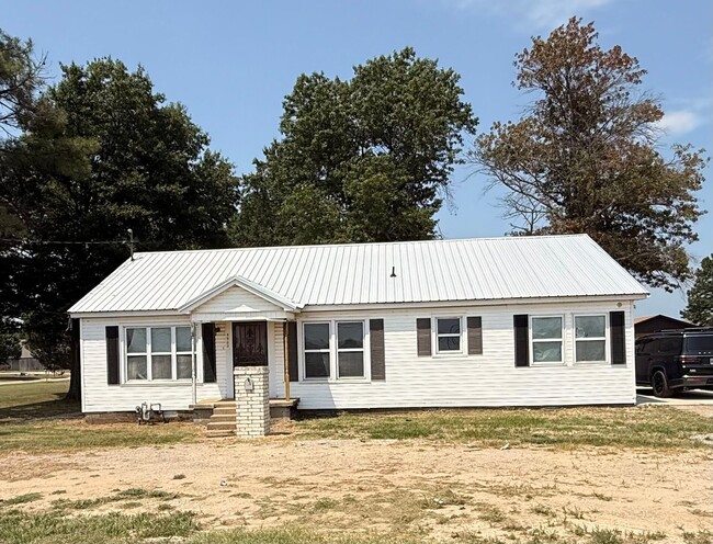 Building Photo - 4900 E Highland Dr