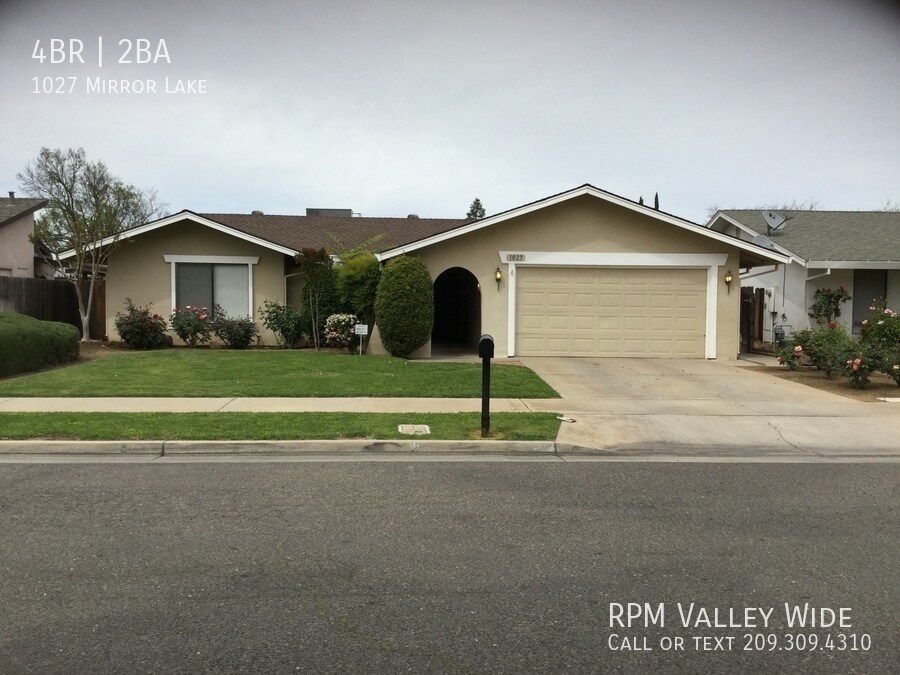 Primary Photo - Beautiful 4 Bedroom Home in Established No...