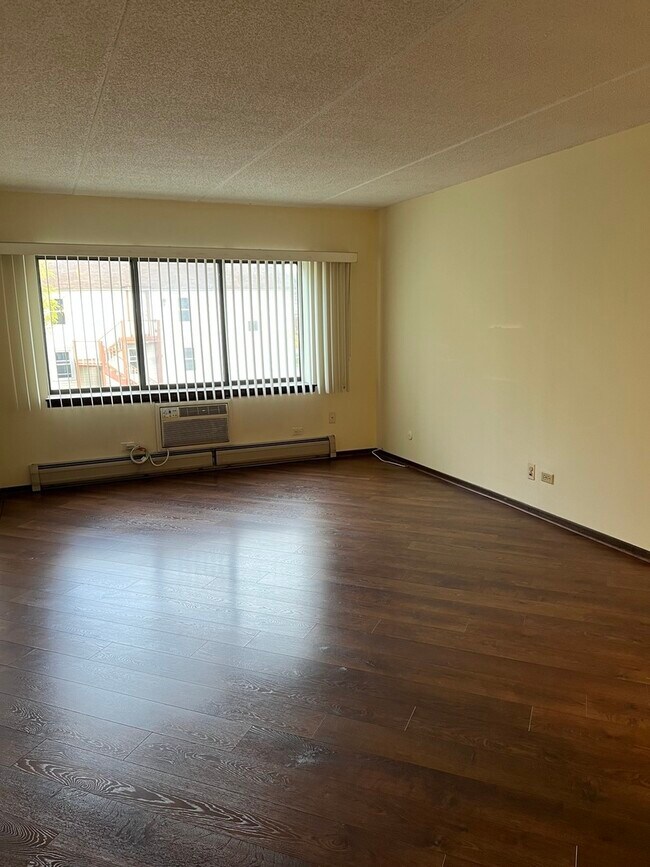 Foto del edificio - 835 Pearson St