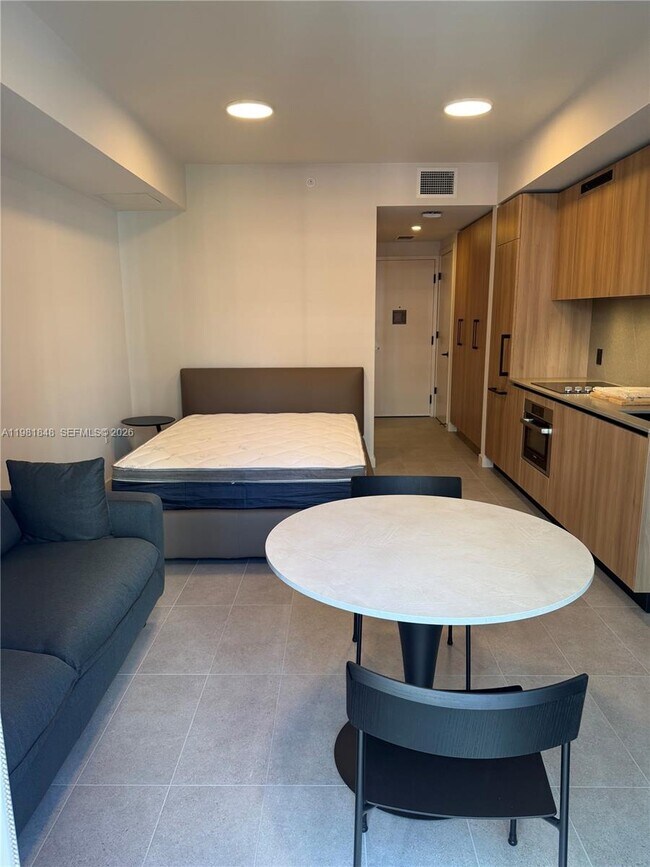 Foto del edificio - 121 NE 5th St