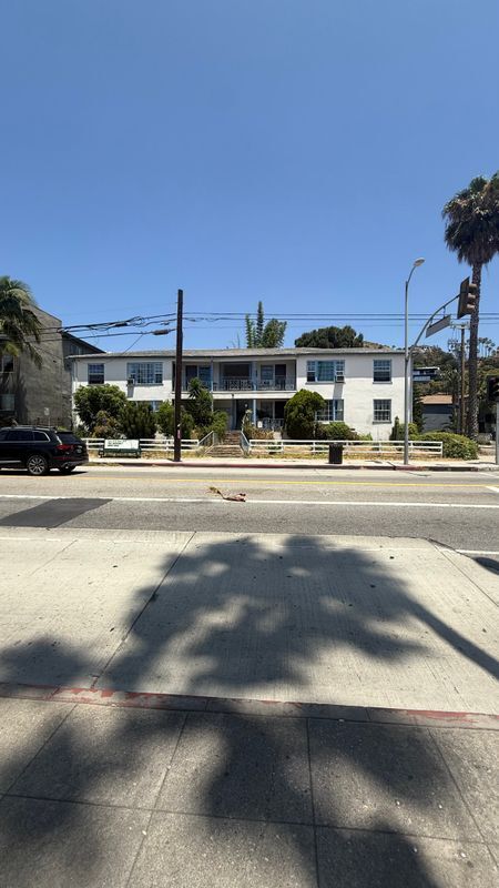 Foto principal - 1701 Nichols Canyon Rd