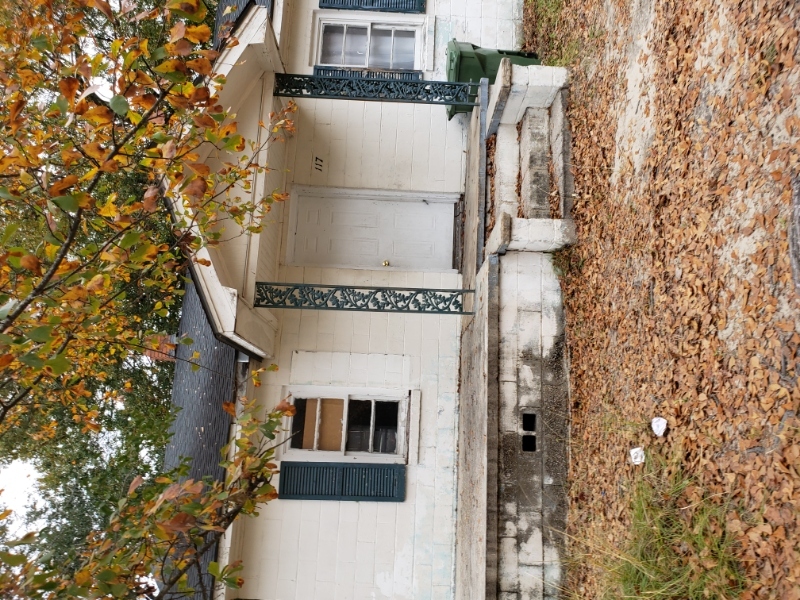 Building Photo - 117 E Marion St