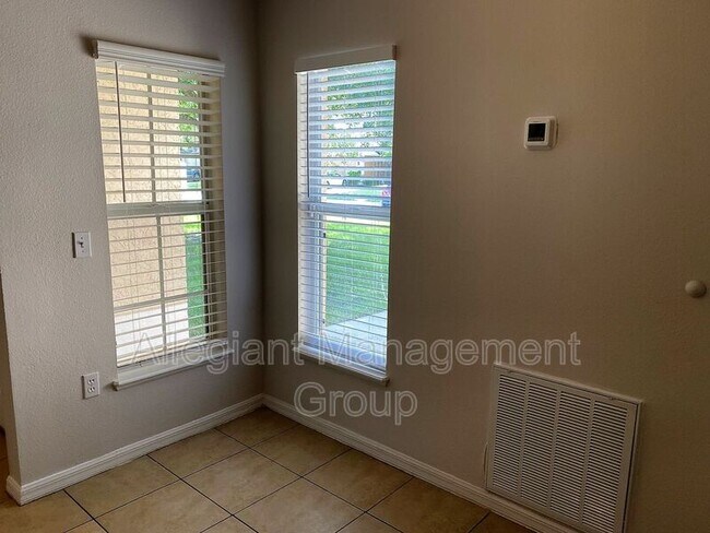 Building Photo - 4029 Iveyglen Ave