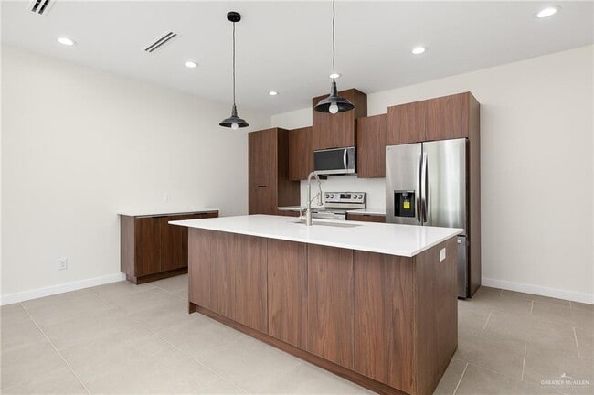 Building Photo - 912 Bicentennial Blvd