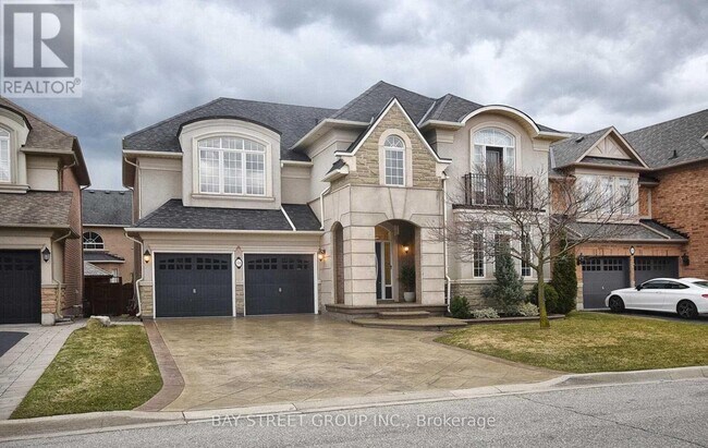 Photo du bâtiment - 336 Turning Leaf Rd