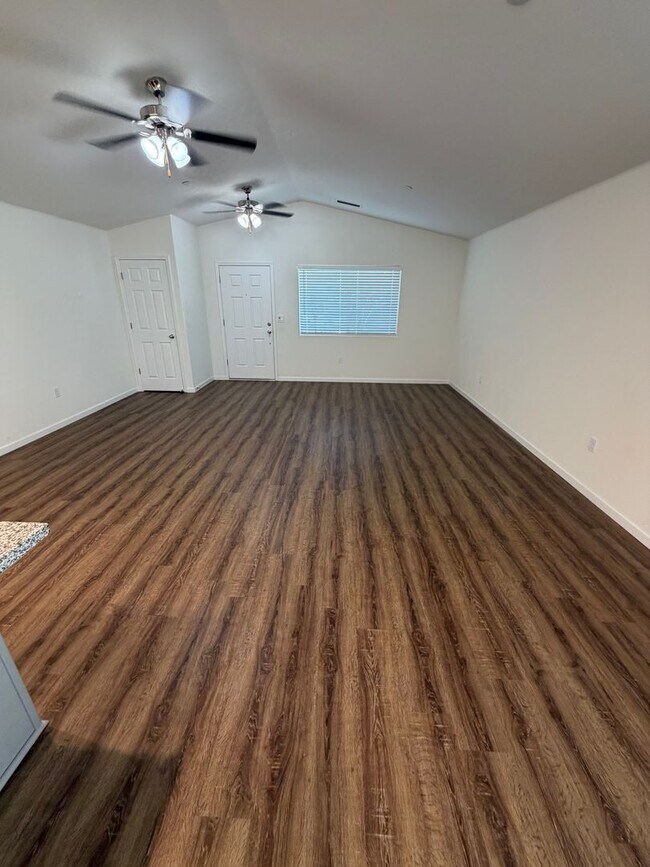 Foto del edificio - *Move in special* First month's rent is on us!! move in by 8/1/2026