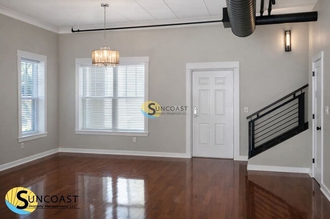 Building Photo - 1661 Riverside Ave