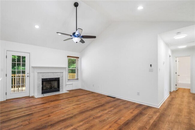 Foto del edificio - 535 Durham Ridge Dr NW