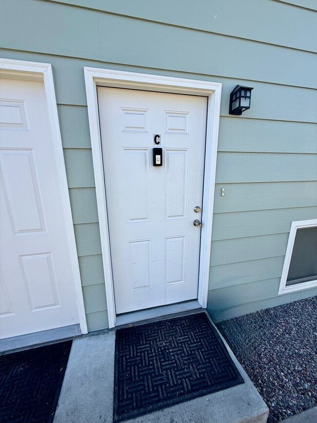 Building Photo - 1837 S 8th St W