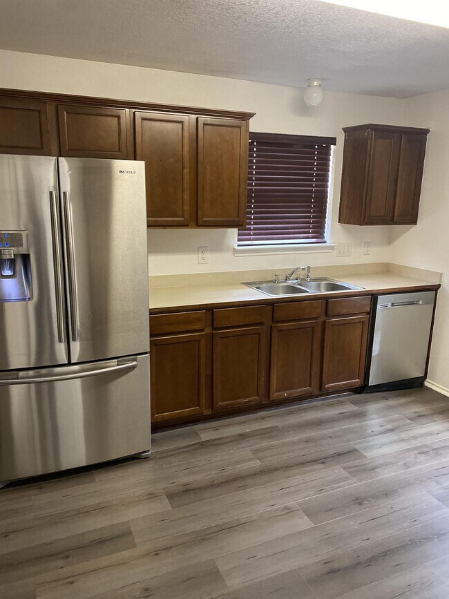 Building Photo - 1302 Copper Creek Dr