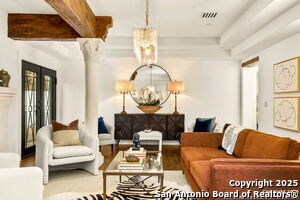 Foto del edificio - 417 E Hildebrand Ave