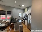 Foto principal - 195 W 3rd St
