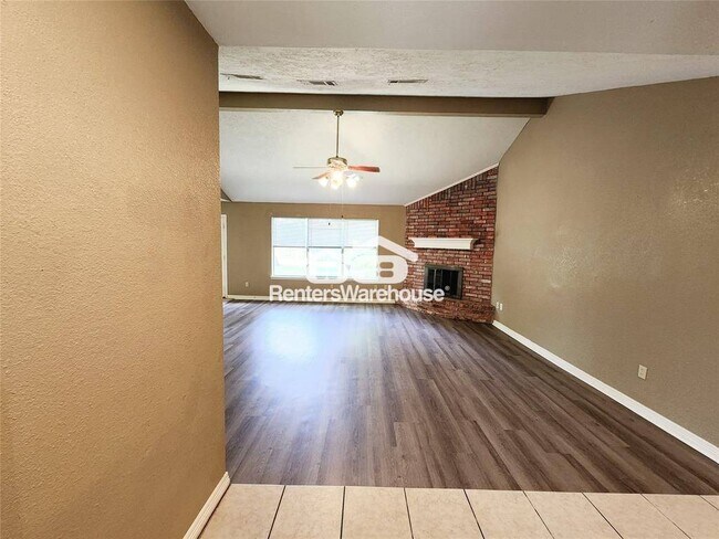 Foto del edificio - 1359 Tenderden Dr