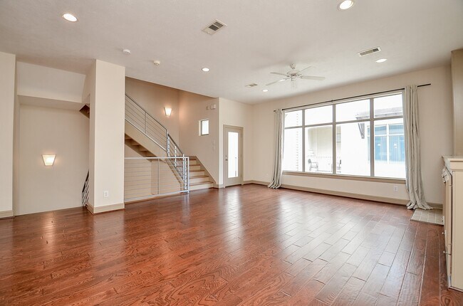Foto del edificio - 5311 Lillian St