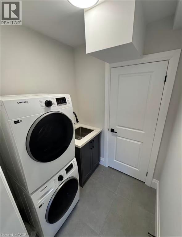 Photo du bâtiment - 132 Hodgkins Ave