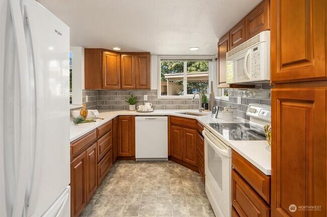 Building Photo - 15175 Sunwood Blvd