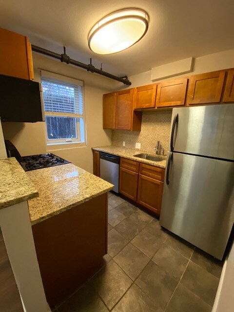 Building Photo - 1470 Ivy St