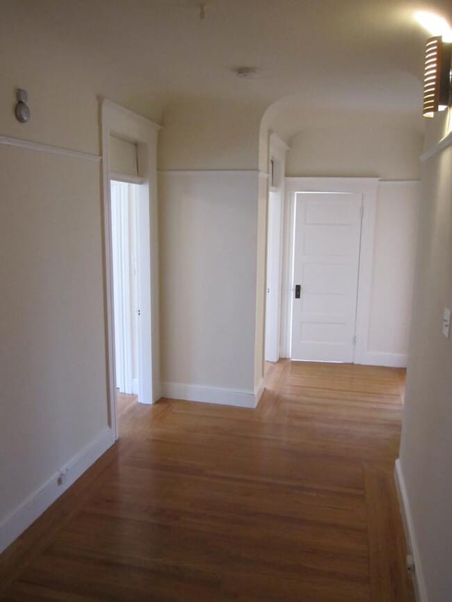 Building Photo - 3 bedroom in San Francisco CA 94133