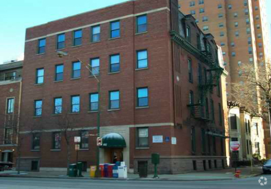 Building Photo - 851 N LaSalle St